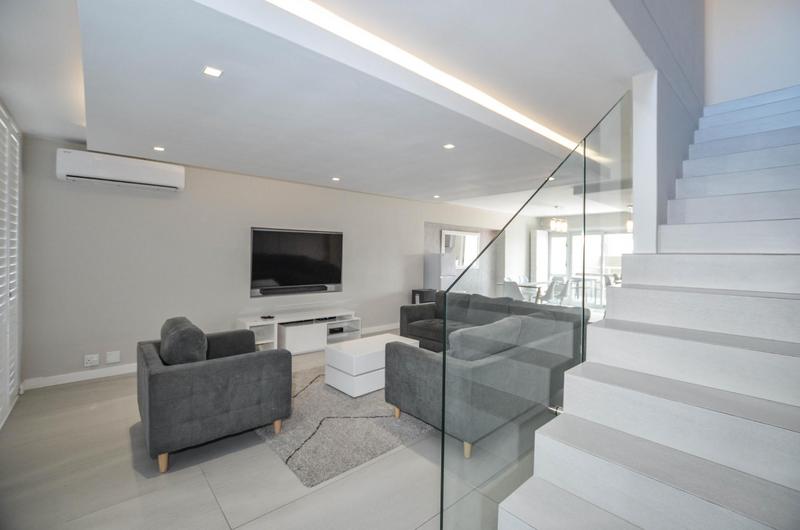 To Let 2 Bedroom Property for Rent in Dolphin Beach Western Cape